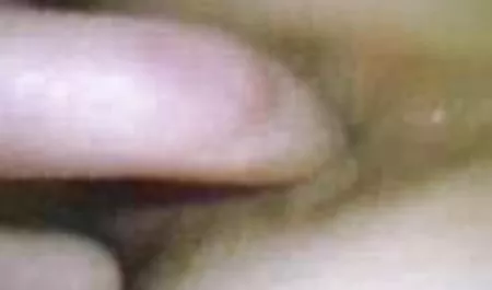 نگاه من پنهان کردن در شلوار از سیکس دوجنسه زیر همه چیز