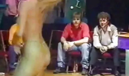 مجاور به در تراس سوپر دوجنسه ها برهنه