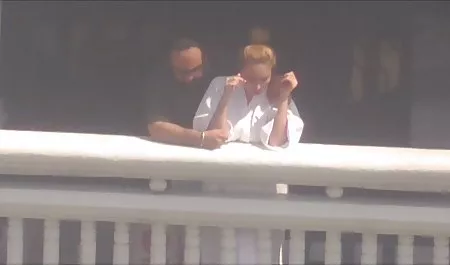 اجازه دختر او سکس با دوجنسه را به صرف برخی از زمان نفسانی